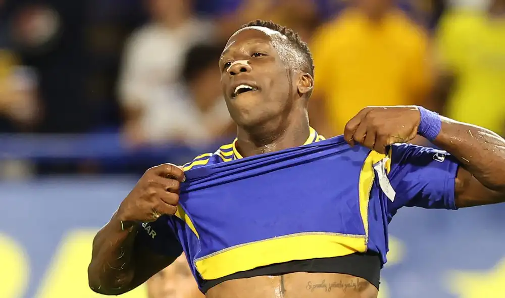 Luis Advíncula llegó a Boca Juniors a mediados del 2021, proveniente de Rayo Vallecano de España. Foto: AFP Luis Advíncula llegó a Boca Juniors a mediados del 2021, proveniente de Rayo Vallecano de España. Foto: AFP
