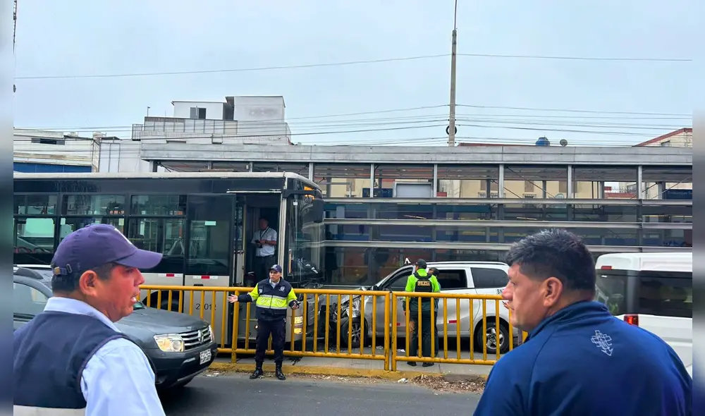 Estación Balta del Metropolitano se encuentra cerrada debido a accidente de tránsito. Foto: Gabriela Coloma/La República.