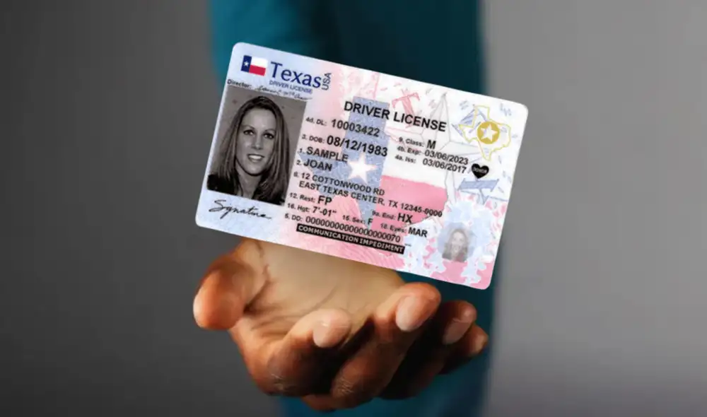 Todos los residentes de Texas deberán obtener una Real ID para abordar vuelos nacionales y acceder a instalaciones federales. Foto: composición LR/DPS Todos los residentes de Texas deberán obtener una Real ID para abordar vuelos nacionales y acceder a instalaciones federales. Foto: composición LR/DPS