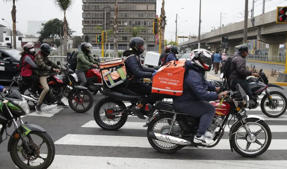 Nueva normativa para conductores de motocicletas y repartidores de delivery. Foto: Andina