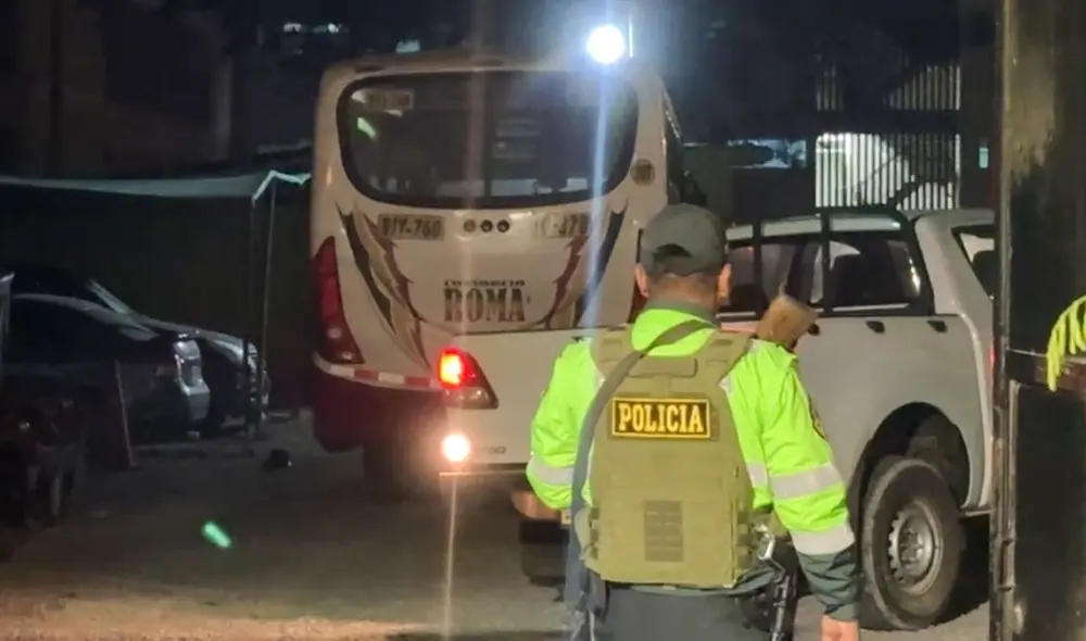 Disparan contra bus La Roma lleno de pasajeros. Foto: X/Roger García