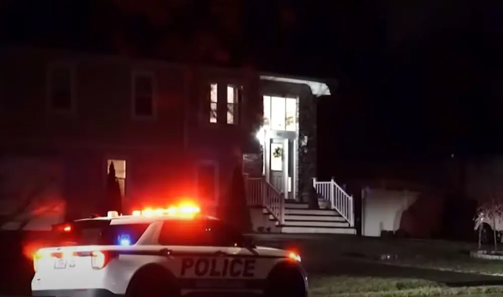 Los servicios de emergencia que acudieron al lugar verificaron que la abuela había fallecido. La madre fue trasladada a un hospital y actualmente se encuentra en recuperación. Foto: ABC News. Los servicios de emergencia que acudieron al lugar verificaron que la abuela había fallecido. La madre fue trasladada a un hospital y actualmente se encuentra en recuperación. Foto: ABC News.