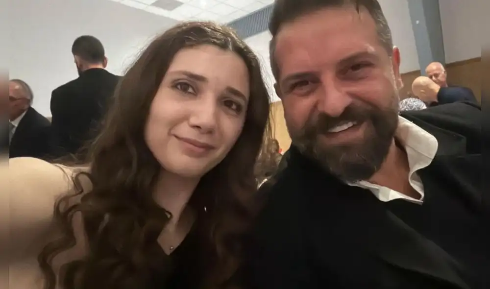 Pareja detenida sin explicación al ingresar a Estados Unidos, generando críticas por abuso de poder. Foto: CNN