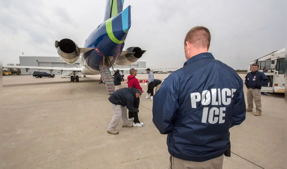 Las políticas de deportación permiten que incluso aquellos con una Green Card enfrenten expulsiones. Foto: ICE Las políticas de deportación permiten que incluso aquellos con una Green Card enfrenten expulsiones. Foto: ICE