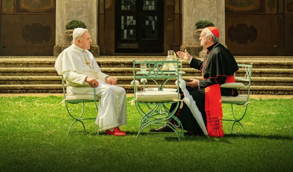 Jonathan Pryce fue el papa Francisco y Anthony Hopkins, Benedicto XVI en 'Los dos papas' de Netflix. Foto: difusión