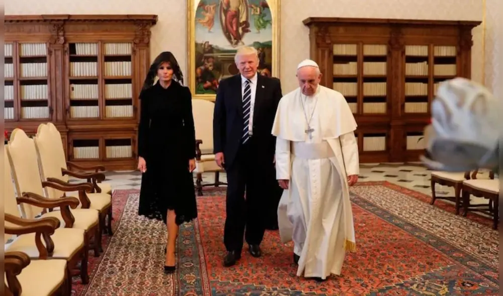 La vez que en 2017 el papa Francisco recibió en el Palacio Apostólico del Vaticano al presidente Donald Trump y a su esposa Melania Trump. Foto: AFP