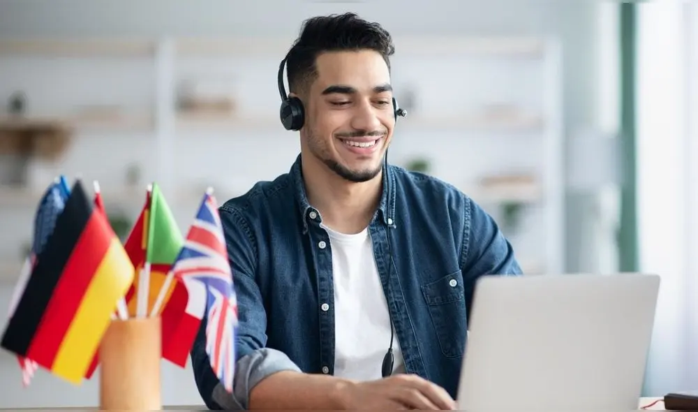 El español viene expandiéndose en Estados Unidos con una proyección de 100 millones de hispanohablantes para dentro de 25 años. Foto: Freepik.