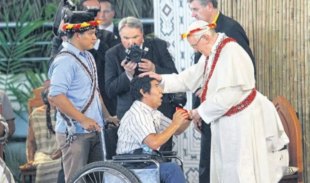 Encuentro. Santiago Manuín, líder awajún, quien por defender su territorio fue baleado en Puerto Maldonado. Foto: LR Encuentro. Santiago Manuín, líder awajún, quien por defender su territorio fue baleado en Puerto Maldonado. Foto: LR