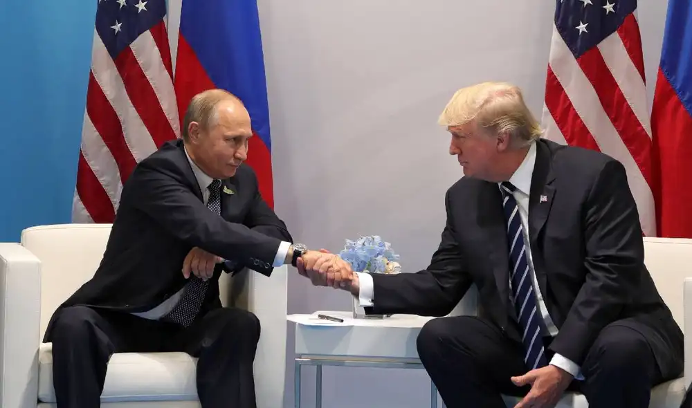 Putin le regaló un retrato a Donald Trump por un reconocido pintor de Rusia. Foto: CNN