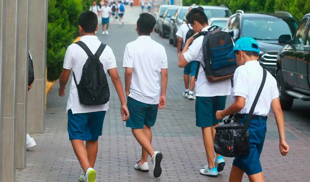 Los primeros días de mayo los alumnos no tendrán clases, según el calendario escolar 2025. Foto: Andina