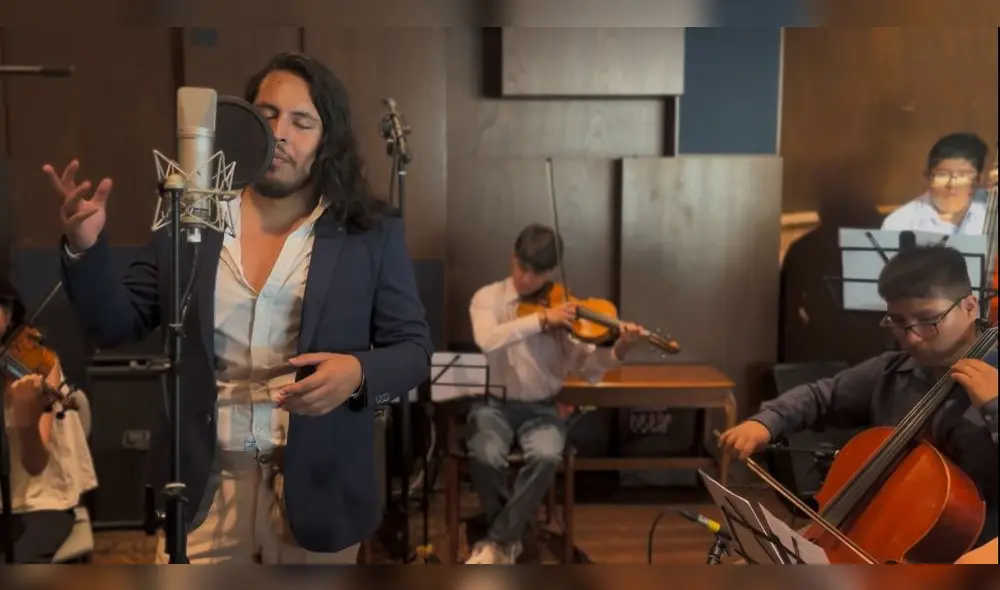 Grabación de La Flor de la Canela, cantante lírico: Andrés Asencio. Foto: Difusión. Grabación de La Flor de la Canela, cantante lírico: Andrés Asencio. Foto: Difusión.