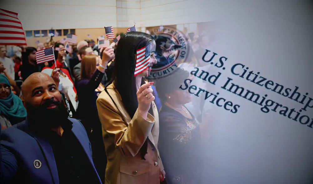 Inmigrantes deben completar el Formulario G-325R de USCIS para evitar sanciones penales en Estados Unidos. Foto: composición LR/Pew Research Center Inmigrantes deben completar el Formulario G-325R de USCIS para evitar sanciones penales en Estados Unidos. Foto: composición LR/Pew Research Center