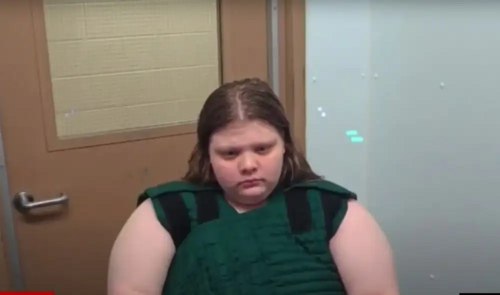 La madre logró llamar al 911 y la detención se realizó en el patio de su casa. McKenzy tiene una fianza de 500,000 dólares y su lectura de cargos está programada para el 5 de mayo. Foto: Captura Youtube KATU News.