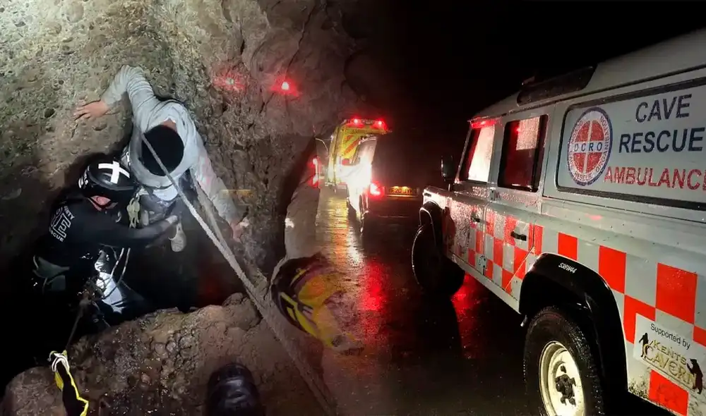 Con una poco recurrida técnica de rescate, mineros fueron rescatados de un pozo en California. Foto: Composición LR Con una poco recurrida técnica de rescate, mineros fueron rescatados de un pozo en California. Foto: Composición LR