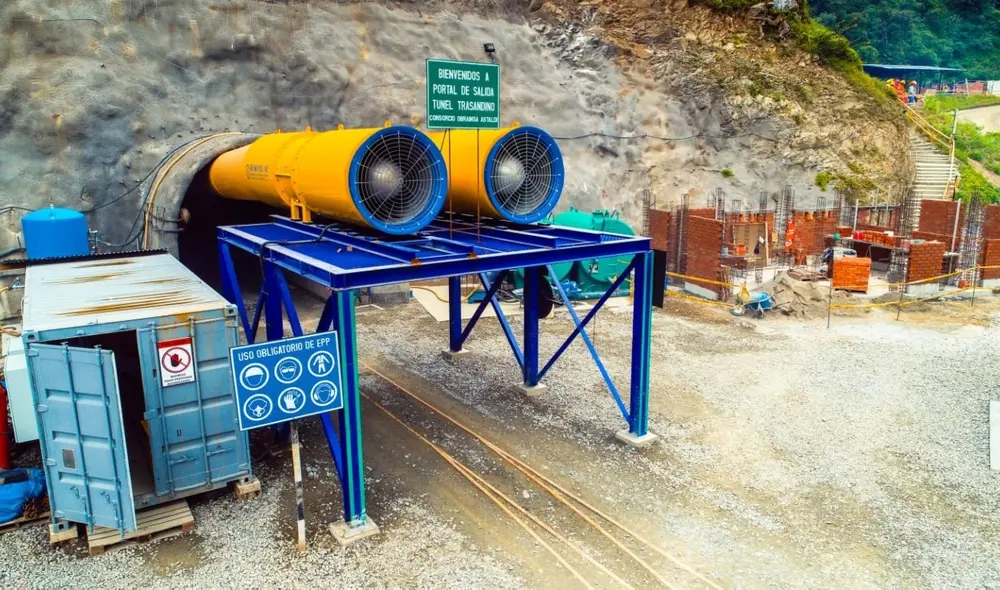 Este proyecto generaría más de 100,000 empleos directos e indirectos. Este proyecto generaría más de 100,000 empleos directos e indirectos.