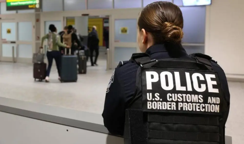 En Estados Unidos, los inmigrantes enfrentan distintos niveles de control en puntos fronterizos y aeropuertos según su estatus legal. Foto: El Tiempo