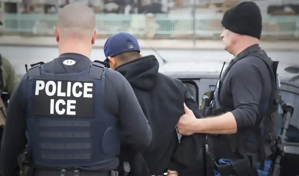 El Tribunal Supremo de EE. UU. cuestiona la aplicación de esta ley, bloqueando deportaciones de venezolanos en Texas, alegando que no hay un estado de guerra que justifique su uso. Foto: AFP El Tribunal Supremo de EE. UU. cuestiona la aplicación de esta ley, bloqueando deportaciones de venezolanos en Texas, alegando que no hay un estado de guerra que justifique su uso. Foto: AFP