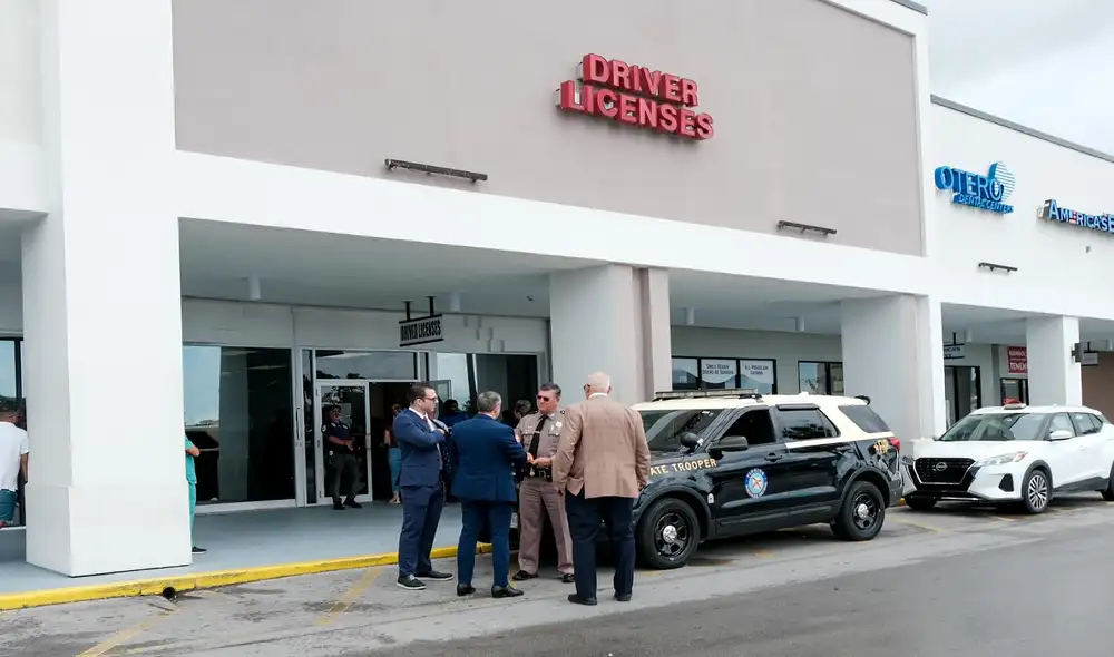 Para acudir a de las estas citas del DMV, los residentes debían reorganizar sus jornadas para cumplir con una diligencia que, en teoría, debería ser rápida. Foto: Dariel Fernández Facebook. Para acudir a de las estas citas del DMV, los residentes debían reorganizar sus jornadas para cumplir con una diligencia que, en teoría, debería ser rápida. Foto: Dariel Fernández Facebook.