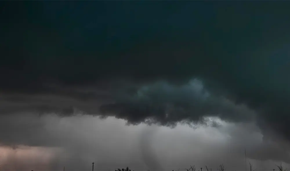 En Texas, especialmente en el oeste del estado, las microrráfagas secas son comunes debido al aire árido bajo las nubes. Foto: BrandonIveyWX/X En Texas, especialmente en el oeste del estado, las microrráfagas secas son comunes debido al aire árido bajo las nubes. Foto: BrandonIveyWX/X