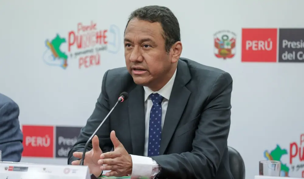 Ministro de Agricultura volvió a dar lamentables comentarios a agricultores del país durante un evento. Foto: composición LR