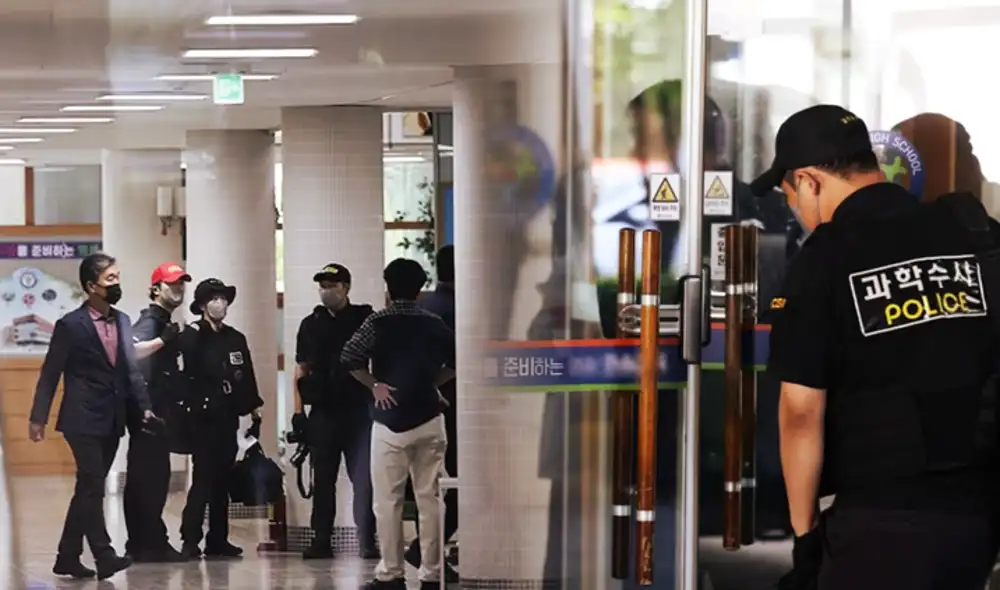 Violento ataque en escuela secundaria de Cheongju deja estudiantes heridos. Foto: composición LR Violento ataque en escuela secundaria de Cheongju deja estudiantes heridos. Foto: composición LR