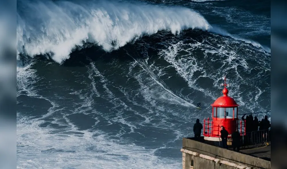 Las temidas olas de Nazaré superan los 20 metros de altura. Foto: CNN Las temidas olas de Nazaré superan los 20 metros de altura. Foto: CNN