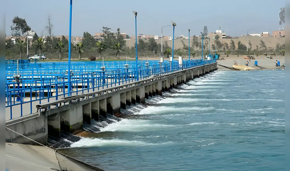 La Ingeniería del Agua y Tecnologías de Tratamiento capacita a profesionales para gestionar este recurso vital.