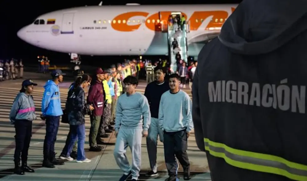 Un total de 199 venezolanos, entre ellos 4 niños, fueron deportados desde Estados Unidos y regresaron a Venezuela como parte de los esfuerzos del gobierno para repatriar a migrantes en situación irregular. Foto: composición LR