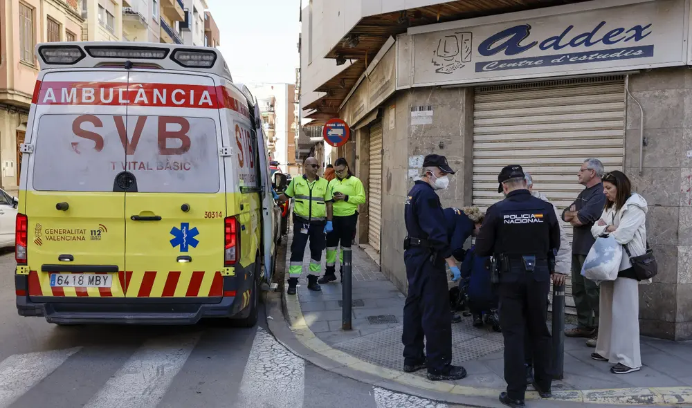 Una mujer que dependía de un respirador fallece por el apagón en España. Foto: EFE Una mujer que dependía de un respirador fallece por el apagón en España. Foto: EFE