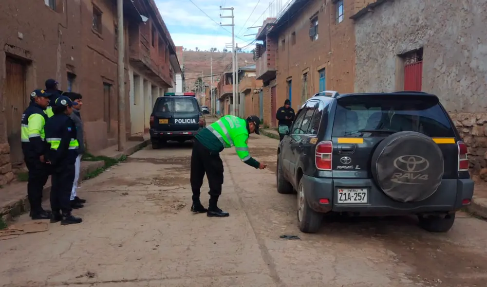 Disparo se habrían perpetrado desde el interior del vehículo. Créditos: Cinthia Álvarez / La República.