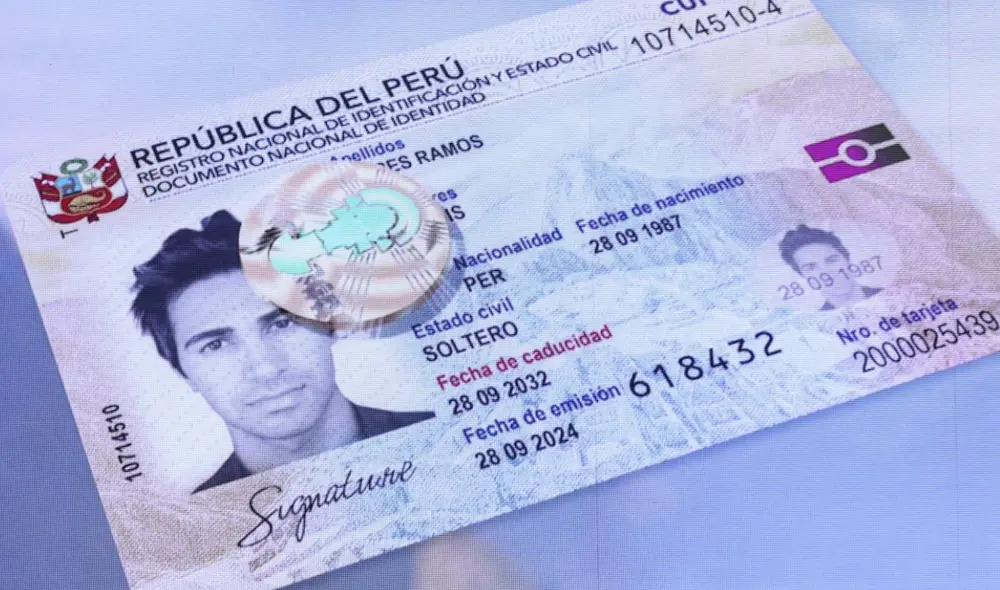 Reniec informó que el monto a pagar para obtener el DNI electrónico 3.0 asciende a S/41.00. Foto: composición LR/Andina