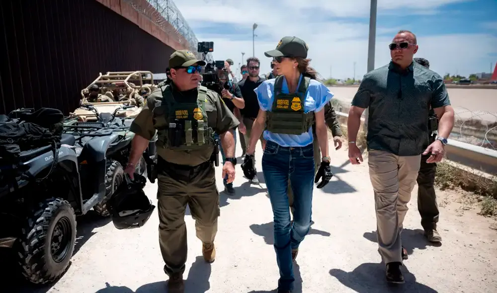 Kristi Noem en su visita a El Paso, Texas.
