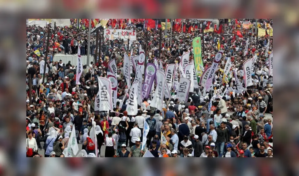 El Día del Trabajador es una celebración global que resalta la importancia de los derechos laborales y la justicia social. Foto: Milenio