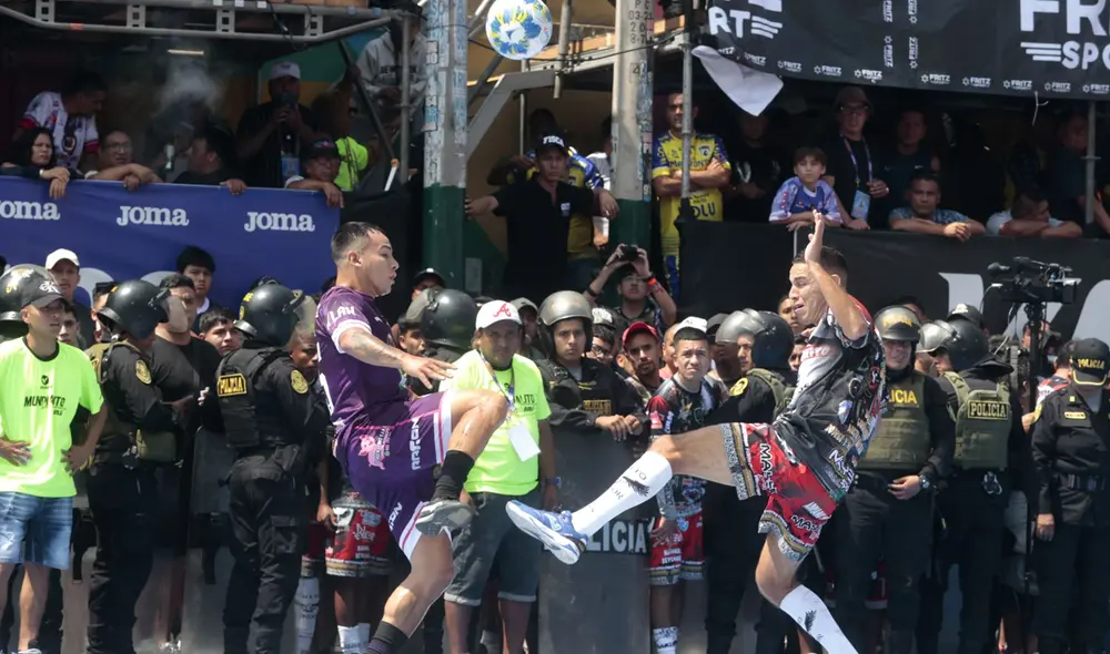 El Mundialito de El Porvenir se disputa en la cuadra 6 de la Avenida Parinacochas, La Victoria. Foto: Andina