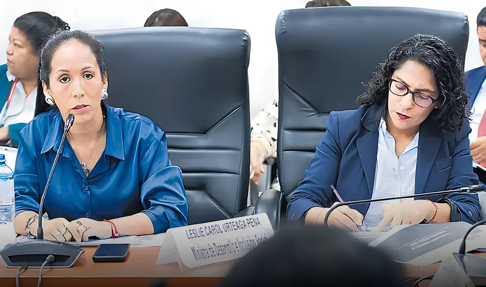 Sin sintonía. La ministra Leslie Urteaga (der.) rechazó decisión de jefa de Wasi Mikuna (izq.), Nady Villavicencio, para repartir canastas de alimentos. Foto: difusión Sin sintonía. La ministra Leslie Urteaga (der.) rechazó decisión de jefa de Wasi Mikuna (izq.), Nady Villavicencio, para repartir canastas de alimentos. Foto: difusión