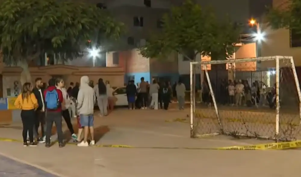 Un adolescente fue asesinado cuando compartía con amigos en una losa deportiva de Bellavista. Foto: Captura Latina.