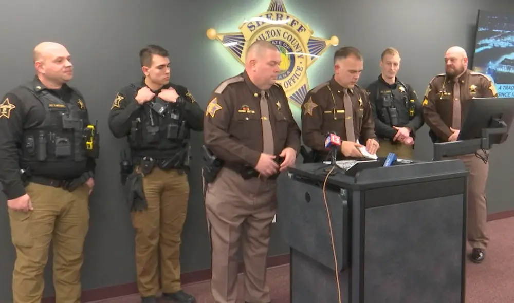 Los sheriffs de Indiana tendrán que notificar a ICE si sospechan que un detenido se encuentra ilegalmente en el país.