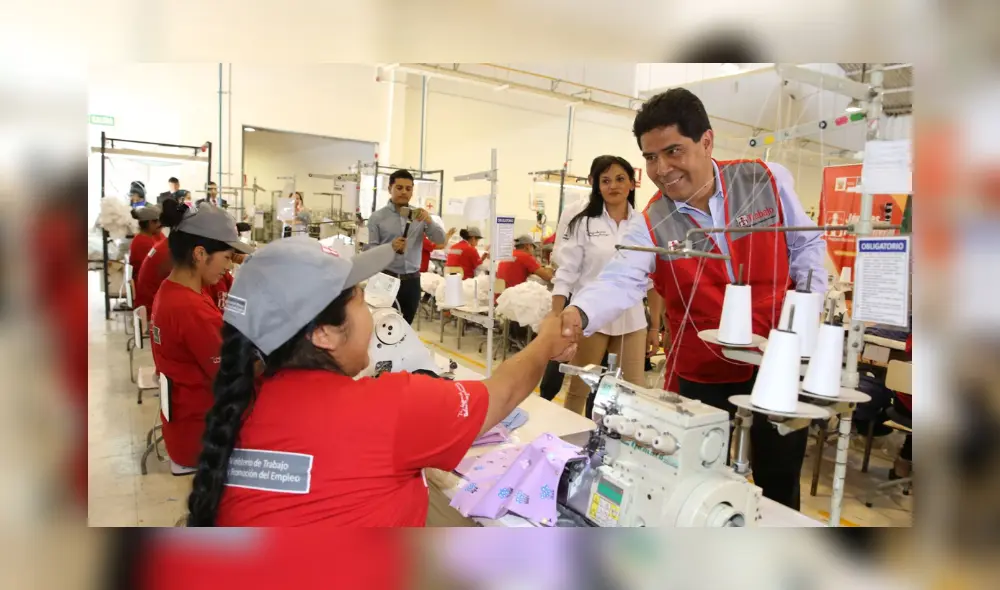 El Gobierno de Perú ha aprobado recientemente la Ley 32318, que establece una bonificación económica mensual. Foto: Andina