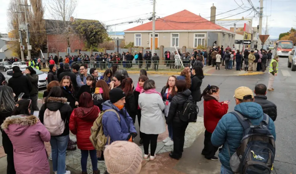 Autoridades pidieron evacuar zonas costeras de Magallanes. Foto: AFP