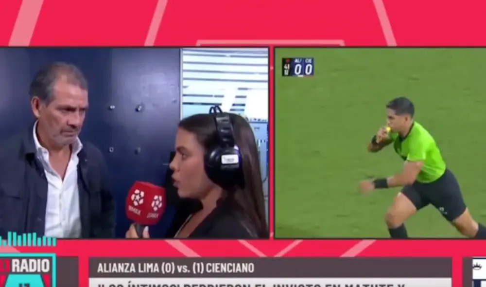 Franco Navarro invadió el campo de juego para reclamar al árbitro Bruno Pérez. Foto: L1MAX