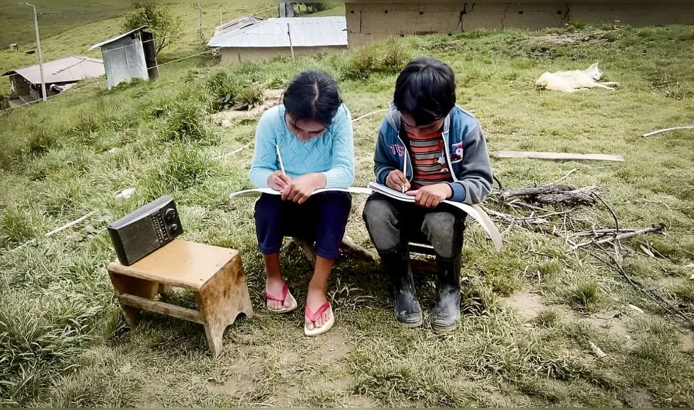 La creatividad y proactividad de los docentes en Perú podría transformar situaciones retadoras para mejorar la educación e integrar la IA. Foto: difusión