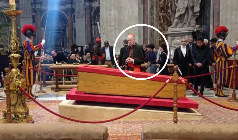 Cipriani fue captado frente a la tumba del Papa Francisco durante su funeral. | Foto: Difusión. Cipriani fue captado frente a la tumba del Papa Francisco durante su funeral. | Foto: Difusión.