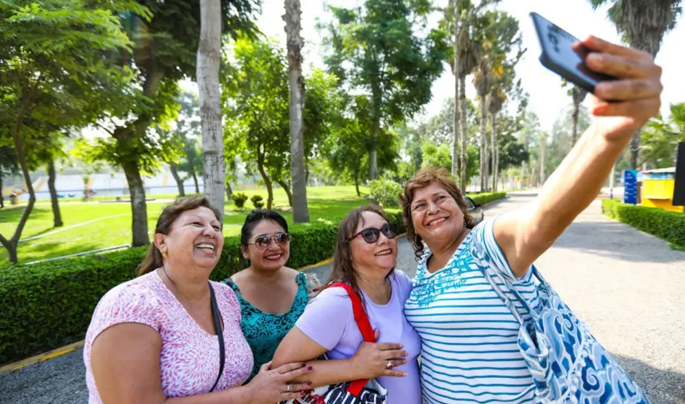 Las familias pueden disfrutar de actividades en familia al aire libre por el Día de la Madre 2025. Foto: composición LR/Andina Las familias pueden disfrutar de actividades en familia al aire libre por el Día de la Madre 2025. Foto: composición LR/Andina