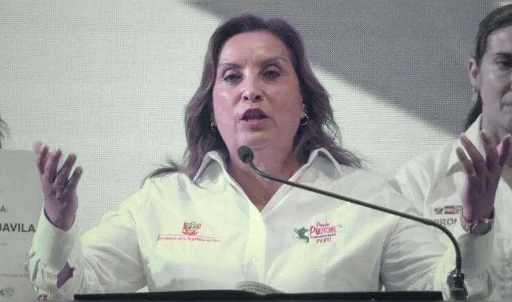 Propuesta de aumento salarial para Dina Boluarte genera críticas en medio de crisis de inseguridad, denuncia constitucional y moción de censura en curso. | Foto: John Reyes / La República.