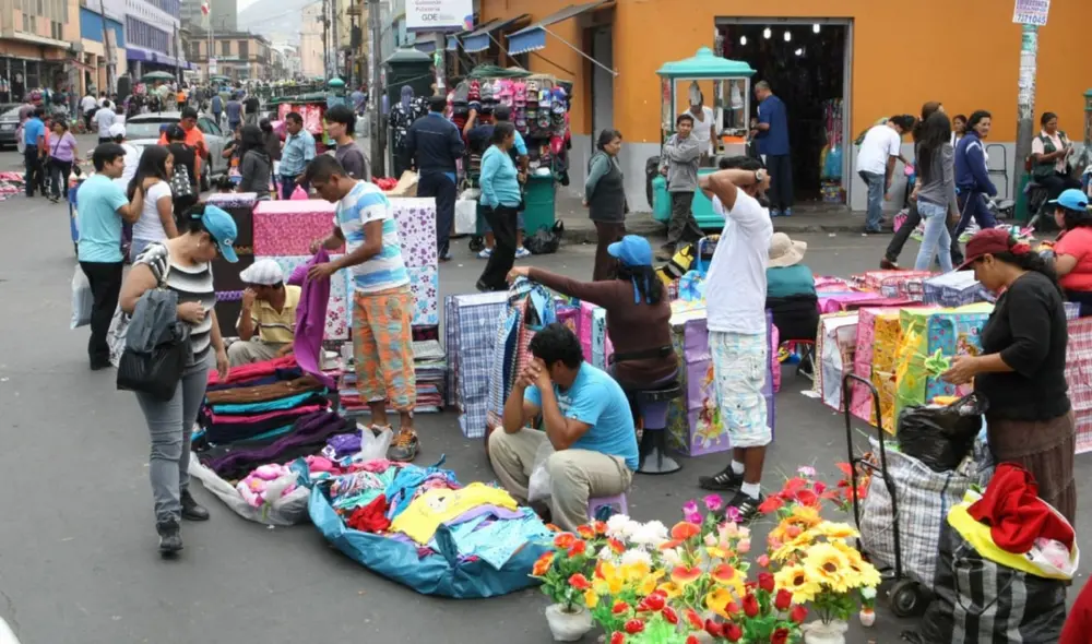 Más de 9,3 millones de peruanos siguen en condición de pobreza. Receta para reducir tasa es generar empleo de calidad.