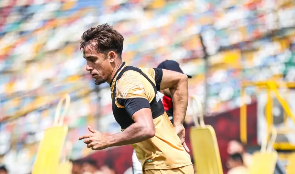 Universitario de Deportes ha confirmado la inclusión de Martín Pérez Guedes en su lista de convocados. Foto: @universitario1924/Instagram