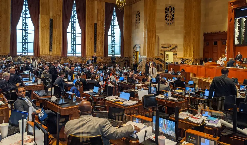 El Senado de Louisiana deliberará si el proyecto de ley SB 15 avanza en la legislatura estatal. Foto: WRKF
