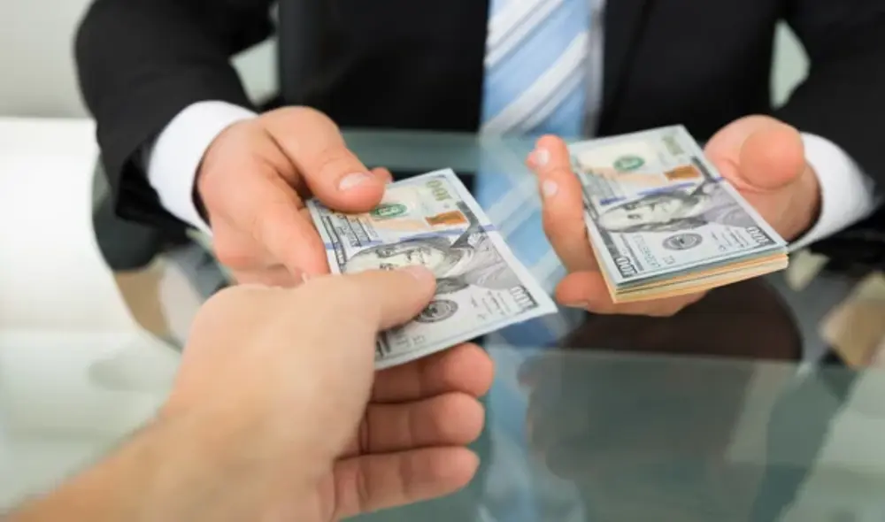 Tras el deceso de su padre en 1999, el hijo mantuvo el cobro indebido debido a un error administrativo, sin informar a las autoridades sobre la situación irregular de la pensión en España. Foto: Freepik Tras el deceso de su padre en 1999, el hijo mantuvo el cobro indebido debido a un error administrativo, sin informar a las autoridades sobre la situación irregular de la pensión en España. Foto: Freepik