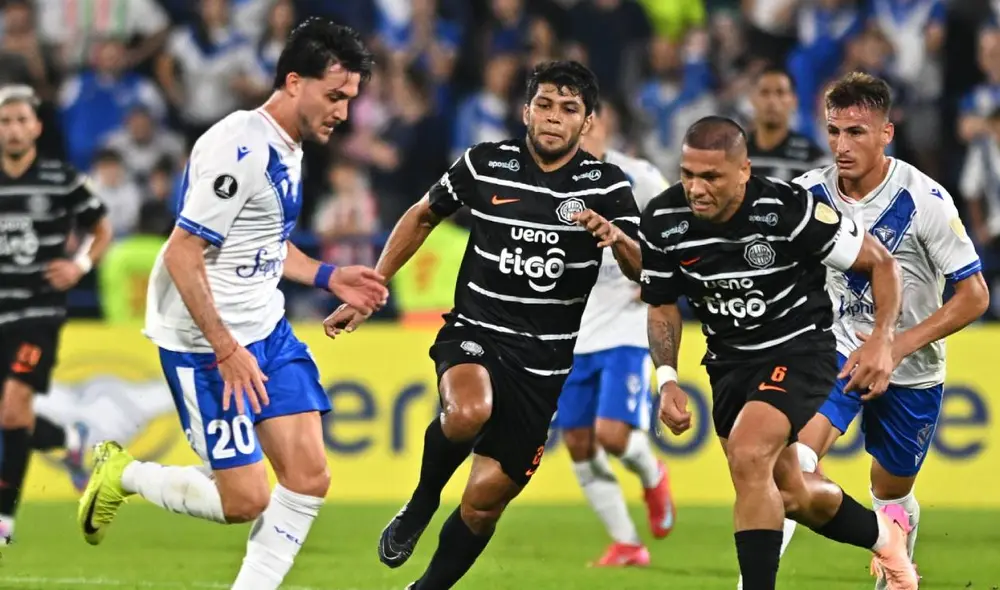 Vélez Sarsfield y Olimpia se enfrentaron en Argentina por la Copa Libertadores 2025. Foto: Conmebol