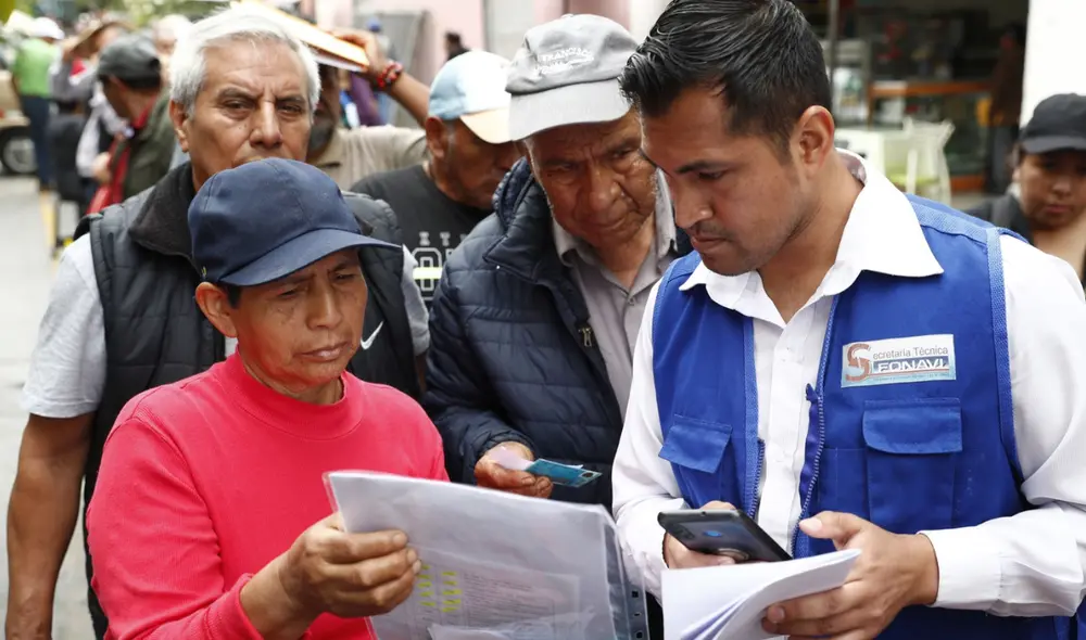 Los beneficiarios de Reintegro 3 pueden cobrar la devolución de aportes en el Banco de la Nación. Foto: Andina